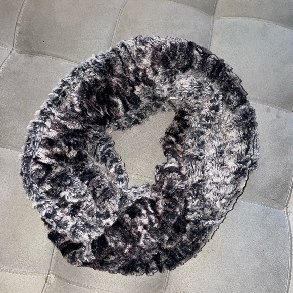 Soft Infinity Scarf - Picture 2 of 3